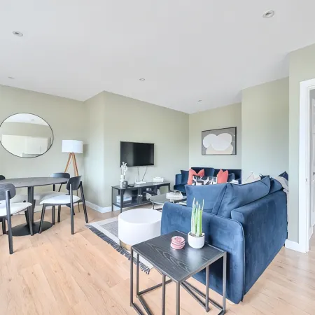Beautiful apartment in Claygate Village