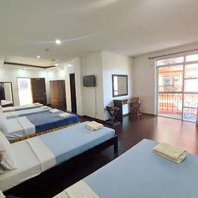 NYC Manhattan Suites Các khách sạn gần Chùa Bell