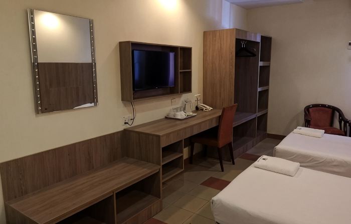 HOTEL AMBASSADOR