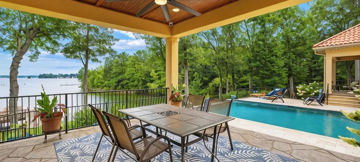 Oasis@Lkn - Dock, Pool, Hot Tub, Chef-Kitchen, Firepit, Rec-Room, 20Min to CLT Отели в г. Корнелиус