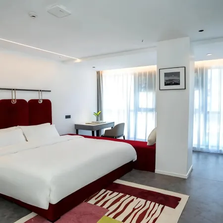 Xi Zi LI Urban Select Hotel(ZiGong Larten Park)