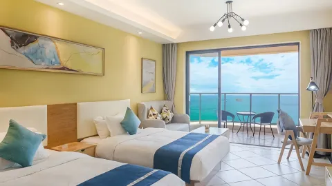 Shoreline seaview B&B(Danzhou Haihuadao) in Danzhou
