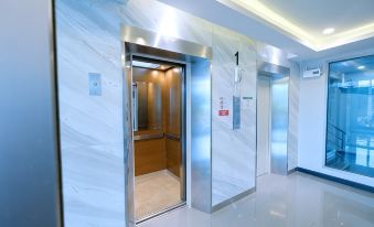 Clover Hotel Hatyai