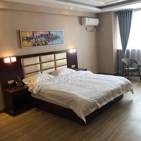 Lingwu Jintai Business Hotel