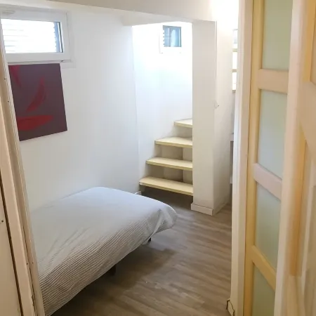 3 rooms 50 m from the sea