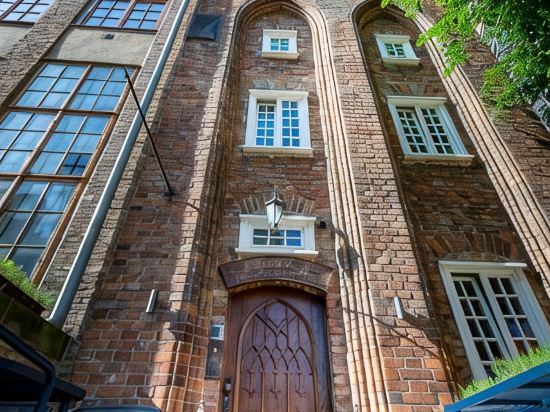 Gotyk House