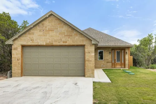 Brand New Hill Country Retreat: Stunning Views & Lake Access--Family Perfect
