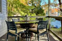 Cozy 2-bedroom Lakehouse on the South Bayou of Hamlin Lake - 3-Star