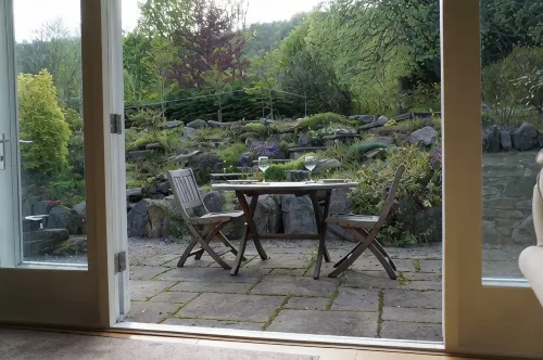 Burn Cottage - A Secluded Highland Retreat for Two - Homestays