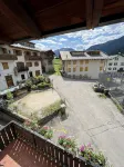 Attic Apartment with a View of the Ski Slopes and Funbob - 民宿