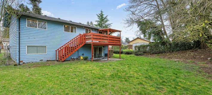 The Benson - Cozy Modern 4bd by Airport & DT Hotels in Renton