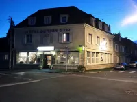 Le Lion DOr Hotels in Orne