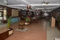 Tashi Namgay Grand - parking