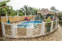 Luxury Villa in Bel Air for 6 People with a Pool, Terrace, and Garden - ヴィラ
