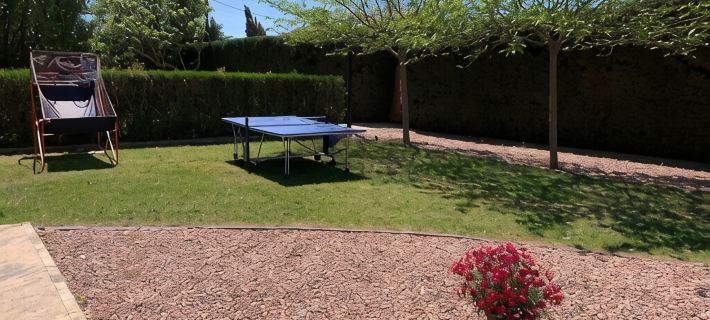 Luxury villa with detail decorated pool Hotels in Zaragoza