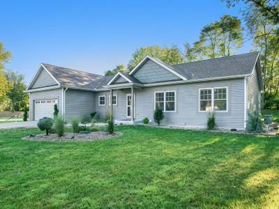 Great Location! Notre Dame few minute drive- Newer house- sleeps 12
