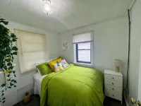 Beachfront Bungalow Retreat on Lake Huron2 - 3-Sterne