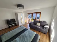Renovated, modern and bright apartment in a quiet location for 2 to 5 people - Wi-Fi