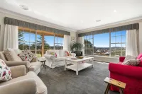 3 bedroom, two bathroom house fully equipped large kitchen, extensive lounge