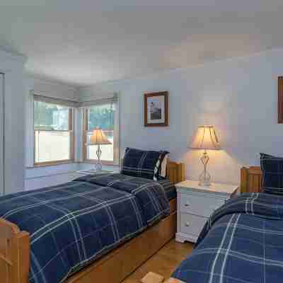 OCEAN VIEW - 4 Bedroom - 2 Bathroom Brilliant Beach Home Rooms