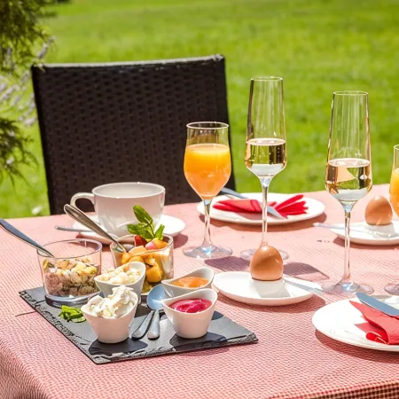 Fantastic "Hochgern" vacation apartment on the Fasanenhöhe horse farm Hotels in Chieming
