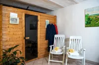 Comfortable Italian country style holiday home - balcony