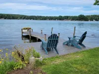 5 Minutes to Peek n Peak, on Site Private Hot Tub, Large Private Yard Hotele w: Mina