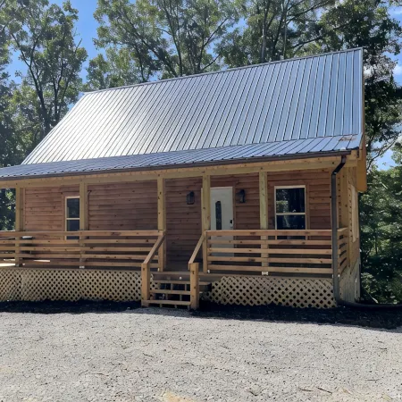Windrock Ridge Luxury Ethan Cabin: Ride-In Access, Sleeps 16.