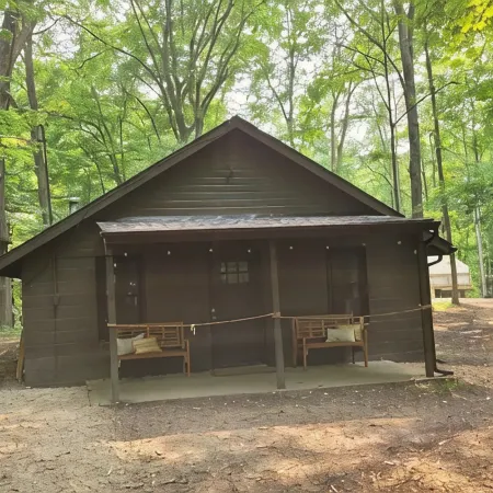 Cabin for 6 in Cuyahoga Valley National Park: Enjoy four-season comfort