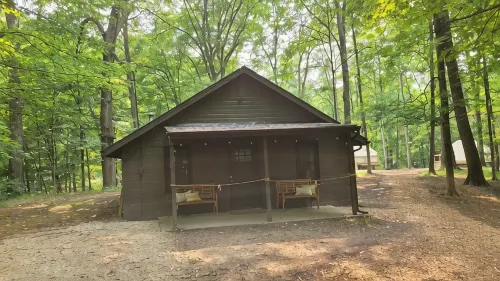 Cabin for 6 in Cuyahoga Valley National Park: Enjoy four-season comfort