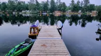 Classic Maine Cabin, Private Waterfront Easy Access to Nearby Amenities