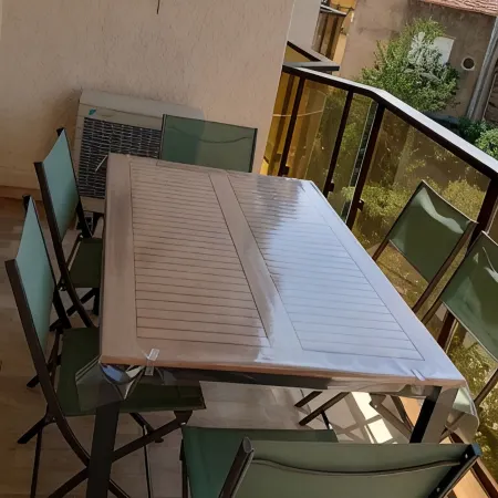 Apartment for 6 people on foot, downtown, beaches, TGV