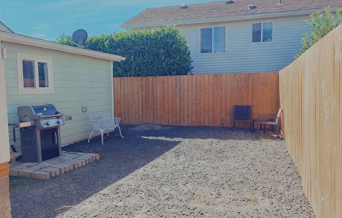 Charming 2-bedroom house with AC, WiFi in North Bend, pets ok, crabbing tools