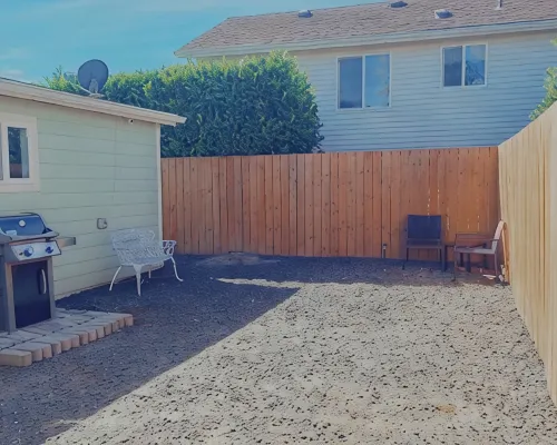 Charming 2-bedroom house with AC, WiFi in North Bend, pets ok, crabbing tools ノース・ベンドのホテル