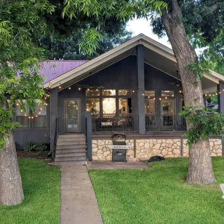 LBJ Open Water Home w/ 2-level Dock & Rope Swing!