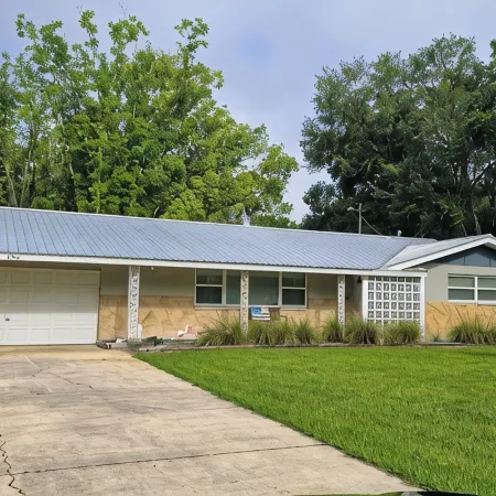 Fenced Backyard, Pet Friendly, 3/2 Fits 7 People, Can See Halls River from House