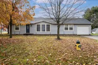 Comfy, Convenient, and Charm 3BR Retreat near BGSU - 3-Star