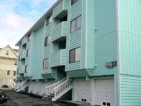 Lovely Oceanfront Condo w/ Vast Top Floor Views; Pool; WiFi/Cable; Quiet; 2 Max - 3-Star