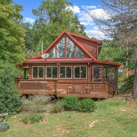Luxury Cabin 45 Min to Asheville |Hot Tub|Fire pit