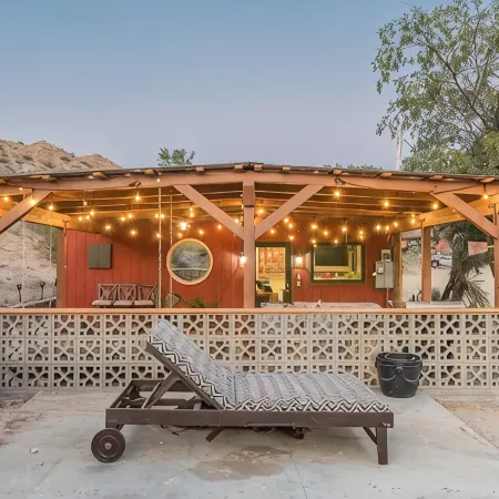 Sun Ray Ranch Cabin between Joshua Tree and Palm Springs
