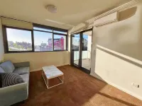 Mascot Two-bedroom apartment, with direct bus access to Sydney Airport and UNSW