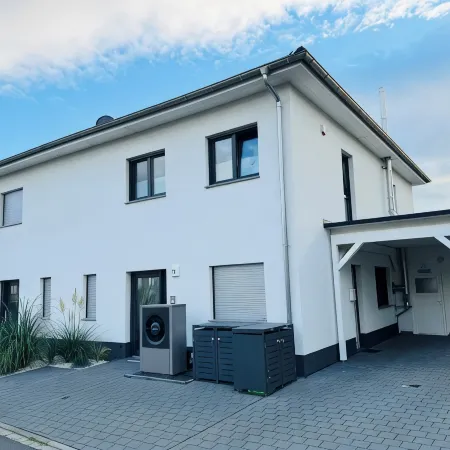 8P "Seegelblick" Vacation Home on the Waterfront with a Hot Tub, Sauna, and Fireplace Hotels in Pouch