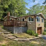 Free 50 Amp EV Charger Modern New, HotTub, A/C, Webber Grill, 2 Decks, FirePit - balcony