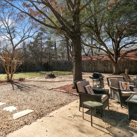 Remodeled Lake Texoma Beach Themed House Walking Distance to Neighborhood Beach