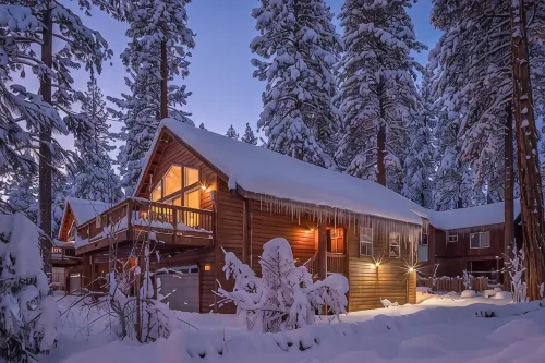Spacious Tahoe home w/hot tub just 3 blocks to Kings Beach
