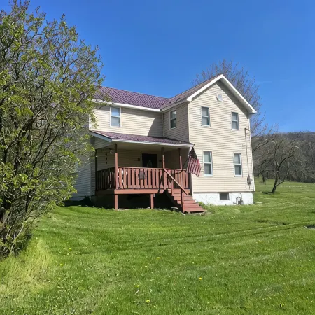 Cozy House, Sleeps 14 and 12 miles to the visitor center in Benezette, PA