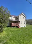 Cozy House, Sleeps 14 and 12 miles to the visitor center in Benezette, PA