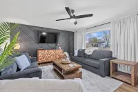 3 Bedroom Edgebrook Ranch Escape - 3 ดาว