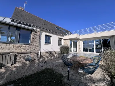 Villa Perle Breathtaking sea view and beach 50 m'away! Hotel di 