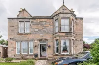 Aynetree Guest House Hotels near Duddingston